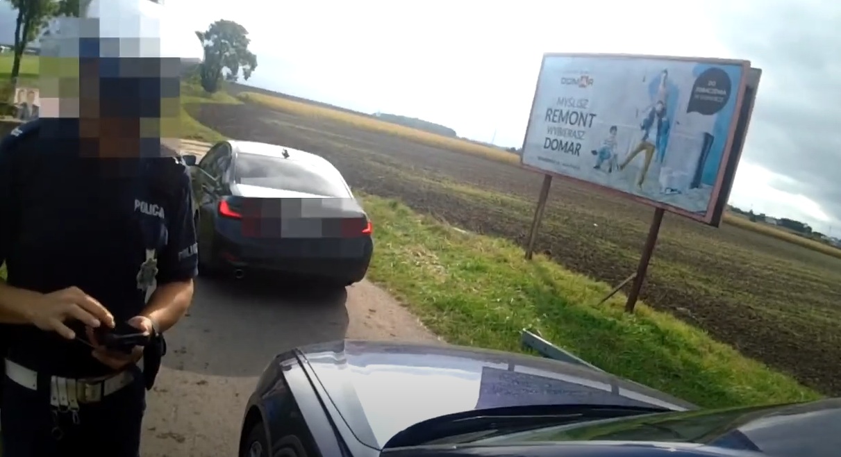 Ma prawo jazdy od roku, szaleje na AOW. Policjant: "Przechodzi ludzkie pojęcie"