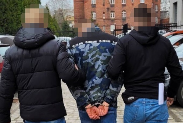 Seryjny włamywacz z Wrocławia okradał fryzjerów