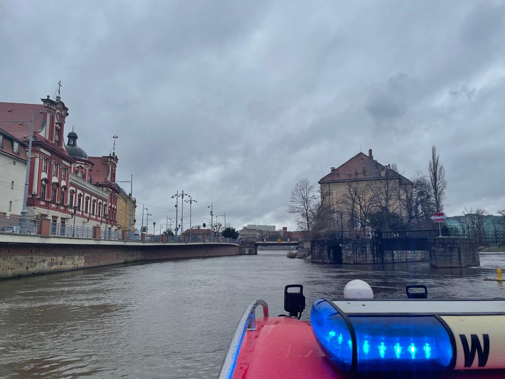 W Odrze we Wrocławiu znaleziono ciało mężczyzny