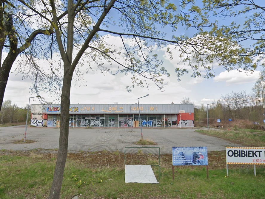 Zburzą dawne centrum handlowe w Leśnicy. Będzie Biedronka, Pepco i...