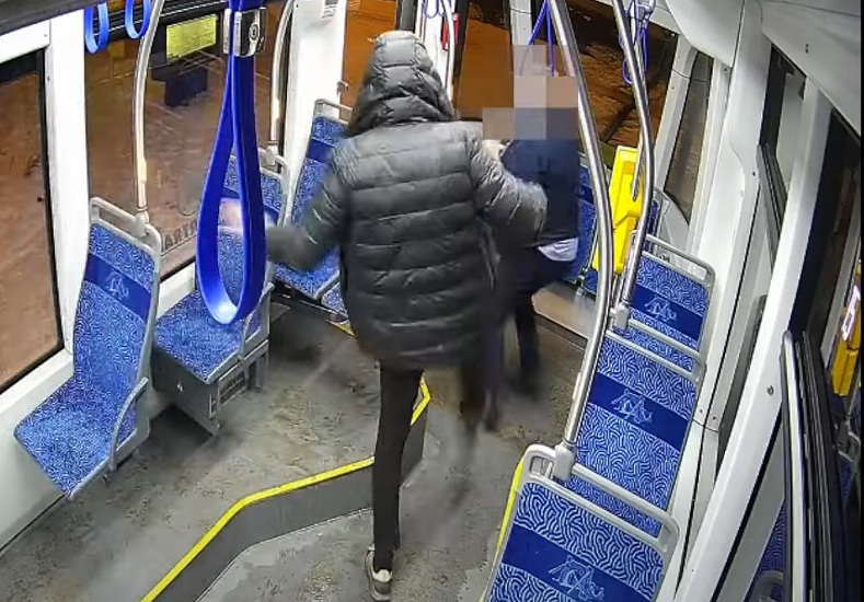 Wrocław: Policja zatrzymała pasażera, który brutalnie pobił motorniczą