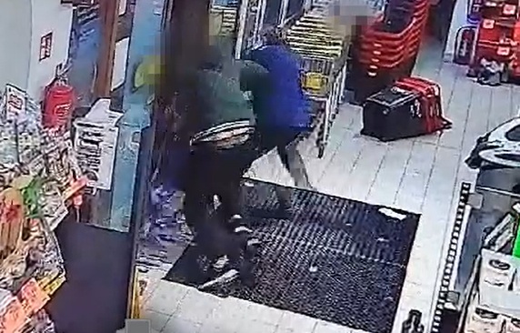 Złodziej czekolady z Biedronki trafił za kratki na trzy miesiące