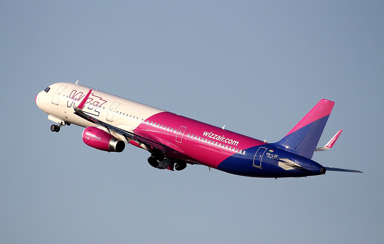 WizzAir wycofuje samolot z bazy we Wrocławiu. Zawiesza sporo lotów