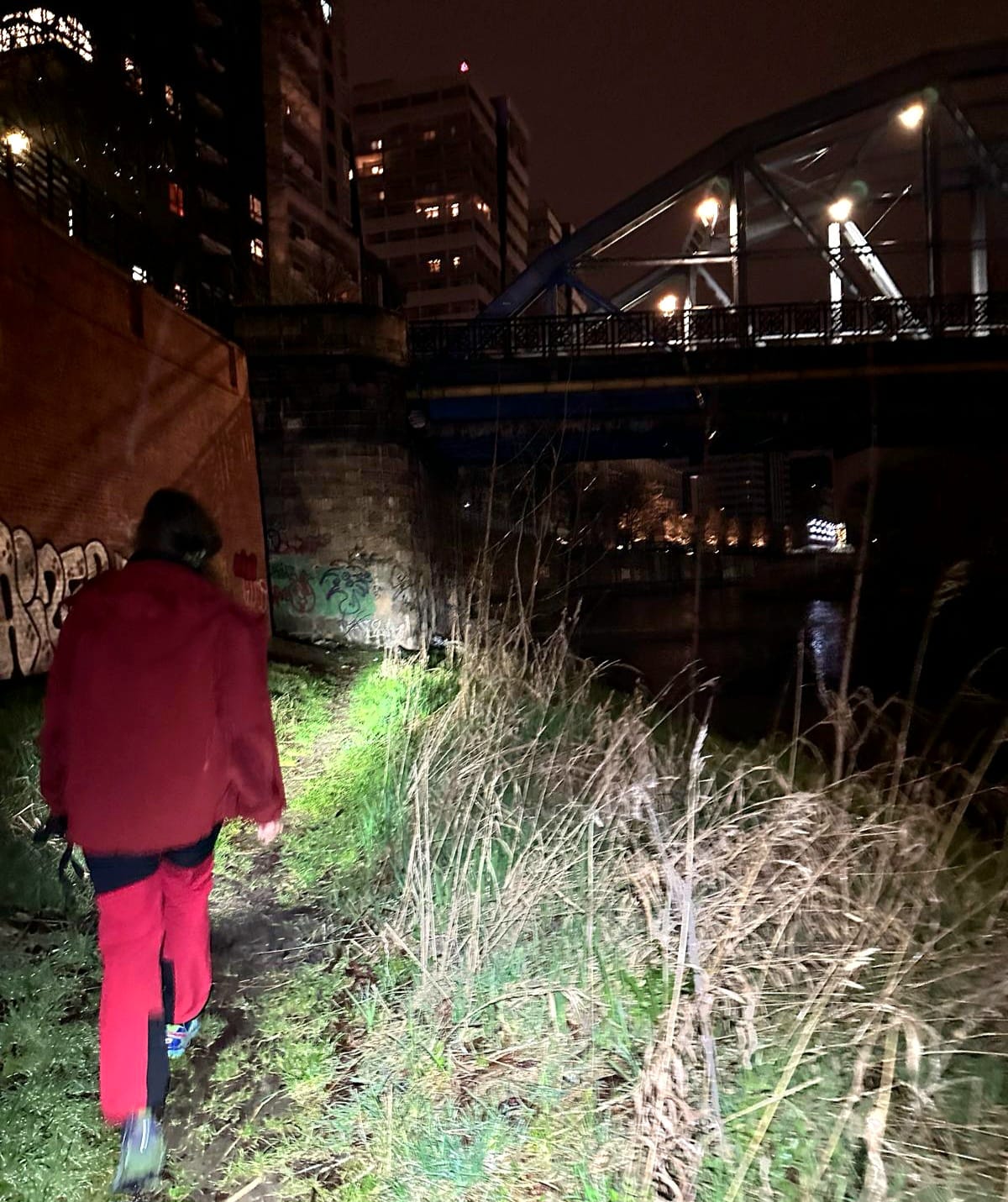 Wrocław: Alarm na Odrze. Jego telefon przestał działać nad rzeką