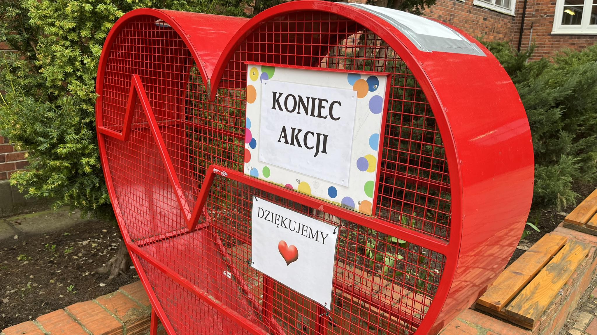 Nakrętki już nie pomogą dzieciom z wrocławskiego hospicjum. Akcję popsuła Bruksela