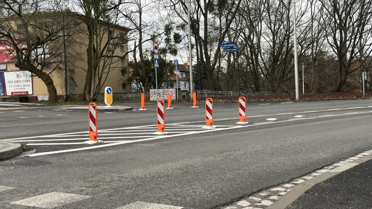 Miasto ustąpiło. Wraca lewoskręt z Mostów Chrobrego na Monte Cassino