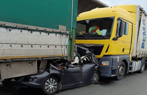 Dramatyczny karambol na AOW. Zawinił kierowca tira